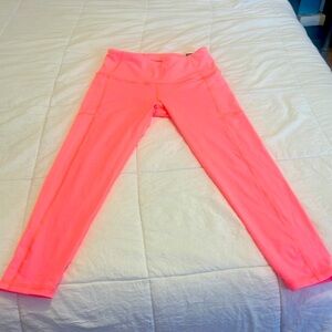 Victoria Sport Knockout 7/8 leggings. Nwt, medium. Beautiful bright coral
